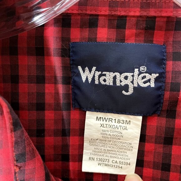 Wranlger Men's XLT Pearl Snap Long Sleeve Button Down Shirt Red & Black Plaid - Picture 2 of 6